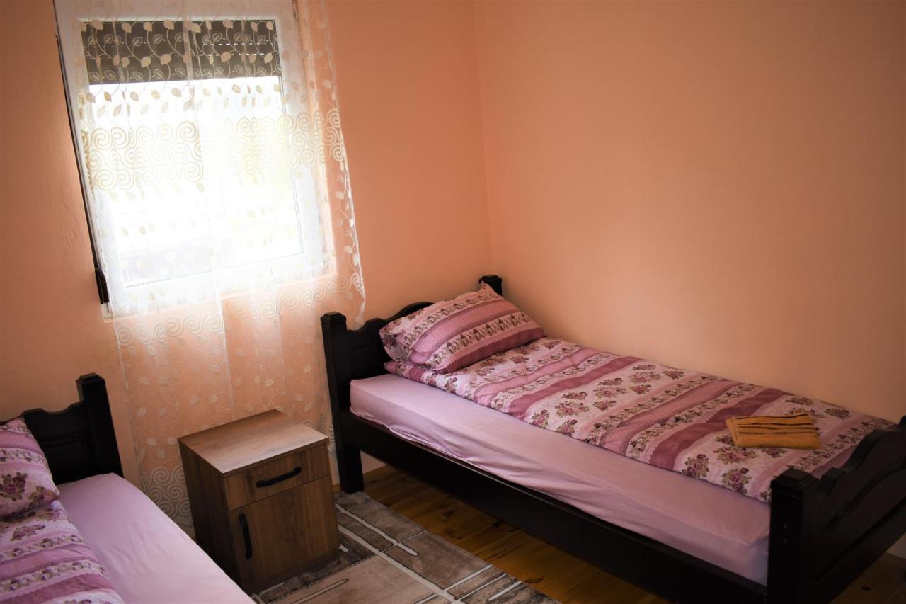 Apartmani Mitrovic Žabljak エクステリア 写真