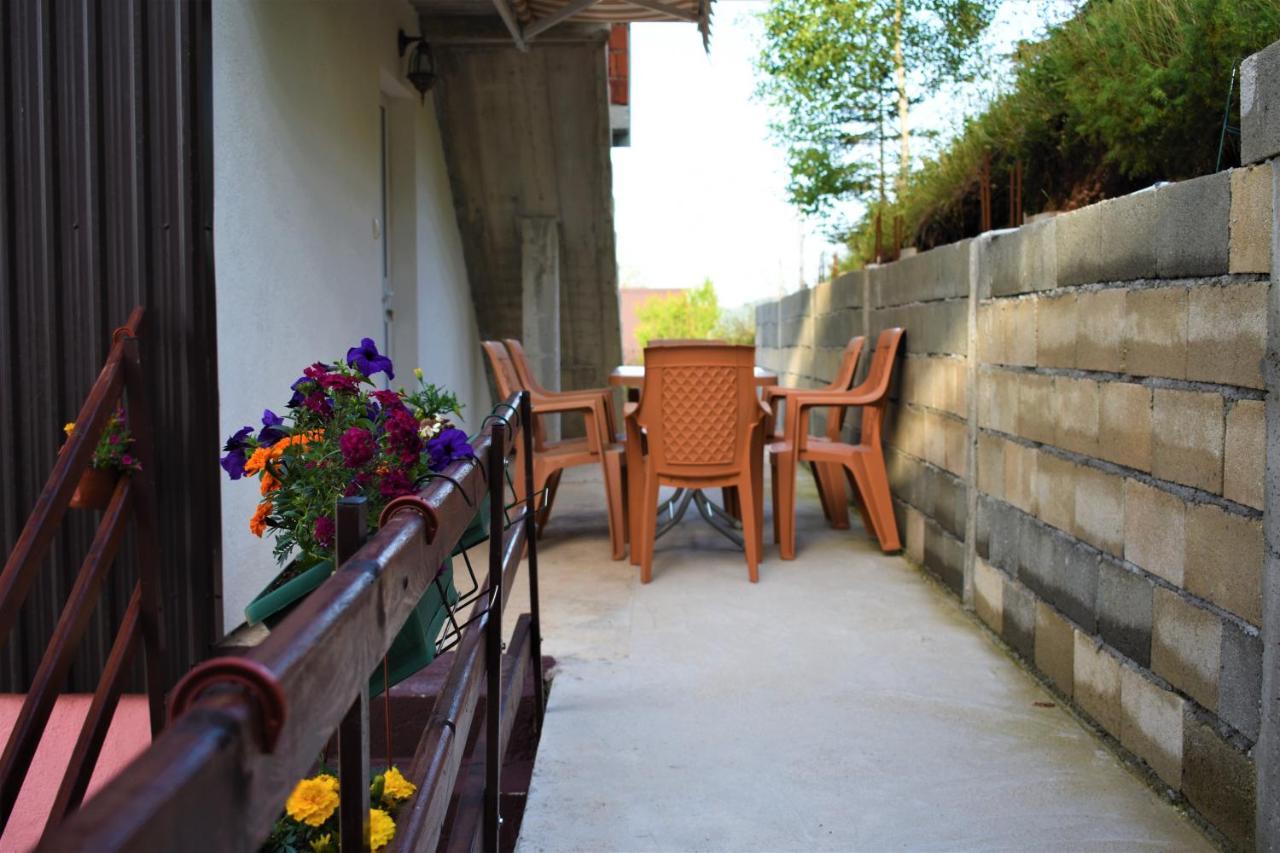 Apartmani Mitrovic Žabljak エクステリア 写真